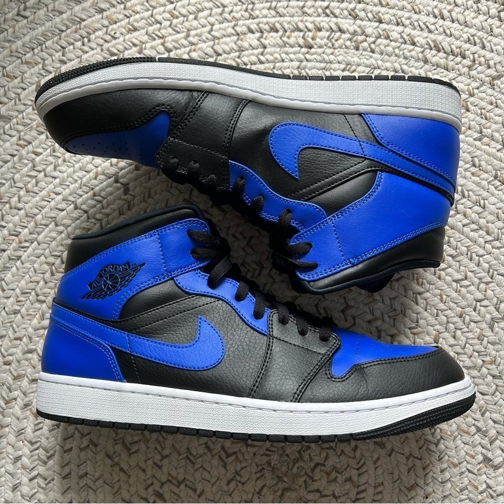 [13] Nike Air Jordan 1 Mid Hyper Royal Tumbled Leather Men’s Black & Blue - Picture 2 of 10